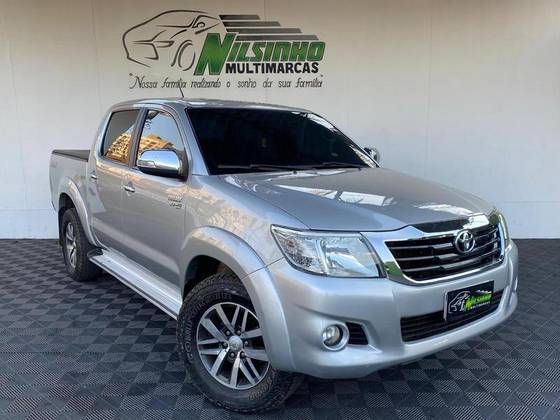 TOYOTA HILUX 2.7 SRV 4X4 CD 16V FLEX 4P AUTOMÁTICO TOYOTA HILUX 2.7 SRV 4X4 CD 16V FLEX 4P AUTOMÁTICO